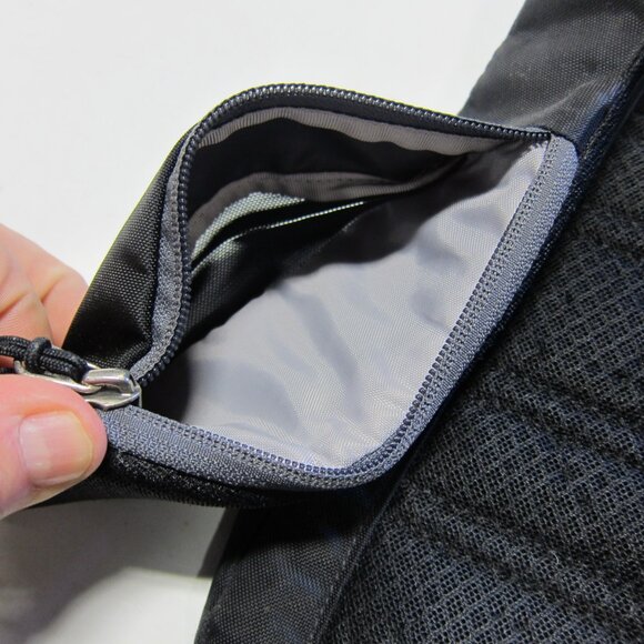 Patagonia 8L Atom Sling Bag Black/Silver with Adjustable Strap - Picture 9 of 9